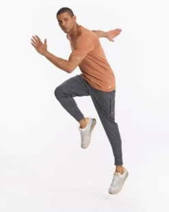 Tuvalu Tee | Palo Santo -Funktion One Style V101PSN SP23 M ECOMM TOPS FULL 0962 4X5 7551dcea 337f 478d 972c 11ddca9bafe4