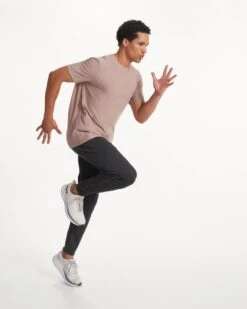 Strato Tech Tee | Umber Heather -Funktion One Style V126HUM SP23 M ECOMM TOPS DETAIL 3639 1x1 3427e829 db24 4fe6 96df 6f01b7fb72e5