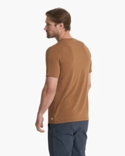 Linear Henley | Rum -Funktion One Style V199RUM FA22 M ECOMM TOPS TOP 2089 1X1 8ff84647 77ae 42e8 8191 9de902b518a2