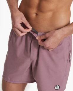 Cape Short | Marsala -Funktion One Style V369MAR SP23 M ECOMM SHORTS 0945 DETAILS 1x1 04ebfdda d7c2 4648 9c23 3db53edafe57