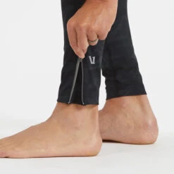 Limitless Compression Tight | Black Camo -Funktion One Style V373BCM 4