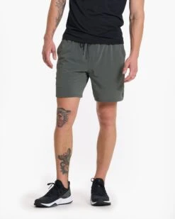 Elevate Kore Short | Dusty Pine -Funktion One Style V382DST 2730
