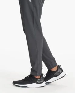 Transit Jogger | Charcoal 16 Transit Jogger | Charcoal -Funktion One Style V417CCL SP18 M ECOMM DETAIL 0720
