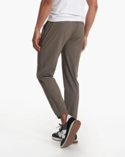 Fleet Jogger | Cocoa -Funktion One Style V444CCO SP23 M ECOMM PANTS BOTTOM new