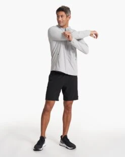 Outdoor Trainer Shell | Platinum Linen Texture -Funktion One Style V512PTL SP21 M ECOMM FULL 0116 1x1 b41e84b4 91e1 4900 95fd 8f2ec90163a8