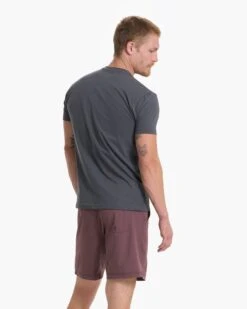 Pursuit Tee | Charcoal -Funktion One Style V971CCL FA22 M ECOMM 07669