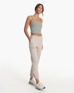 Daily Crop | Stormy -Funktion One Style VW1027STY SP23 W ECOMM TOPS FULL 3417 4x5 25d508b8 efab 48d6 8189 8986e331e930