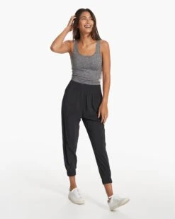 Halo Essential Tank | Heather Grey -Funktion One Style VW1089HTG SP23 W ECOMM TOPS FULL 0998 1x1 e6df1ae3 ce28 44e5 91e4 4342d6a944de