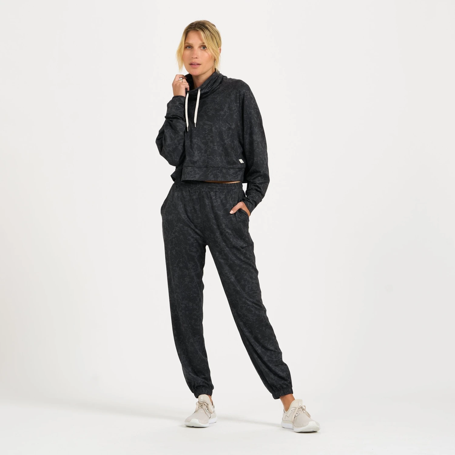 Halo Crop Funnel Neck | Charcoal Tortoise 6 Halo Crop Funnel Neck | Charcoal Tortoise - Image 4