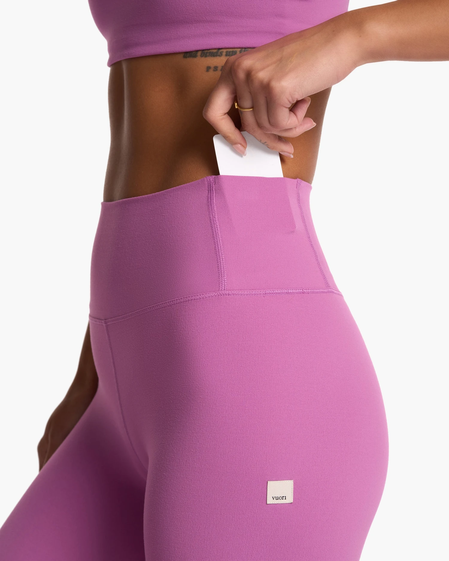 Vuori AllTheFeels™ Legging - Short | Claret 5 Vuori AllTheFeels™ Legging - Short | Claret - Image 3