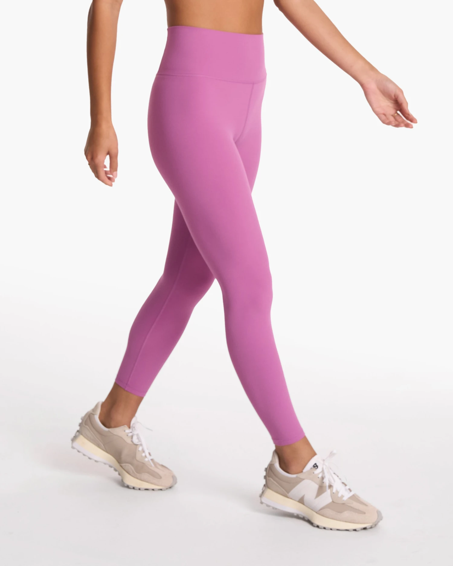 Vuori AllTheFeels™ Legging - Short | Claret 3 Vuori AllTheFeels™ Legging - Short | Claret