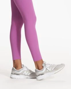 Vuori AllTheFeels™ Legging | Claret -Funktion One Style VW4018CLR FA23 W ECOMM PANTS DETAIL 6