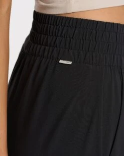 Villa Wideleg | Black -Funktion One Style VW4047BLK FA23 W ECOMM PANTS DETAIL 8 4x5 e849bab4 6d51 4c62 9878 91bc58dc5ceb