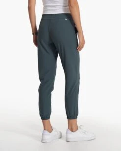 Weekend Jogger | Stone 12 Weekend Jogger | Stone -Funktion One Style VW422STN SP23 W ECOMM PANTS 2313 BOTTOM 1x1 df27441e 4ba6 4ac7 a89e e38e1f4866ab