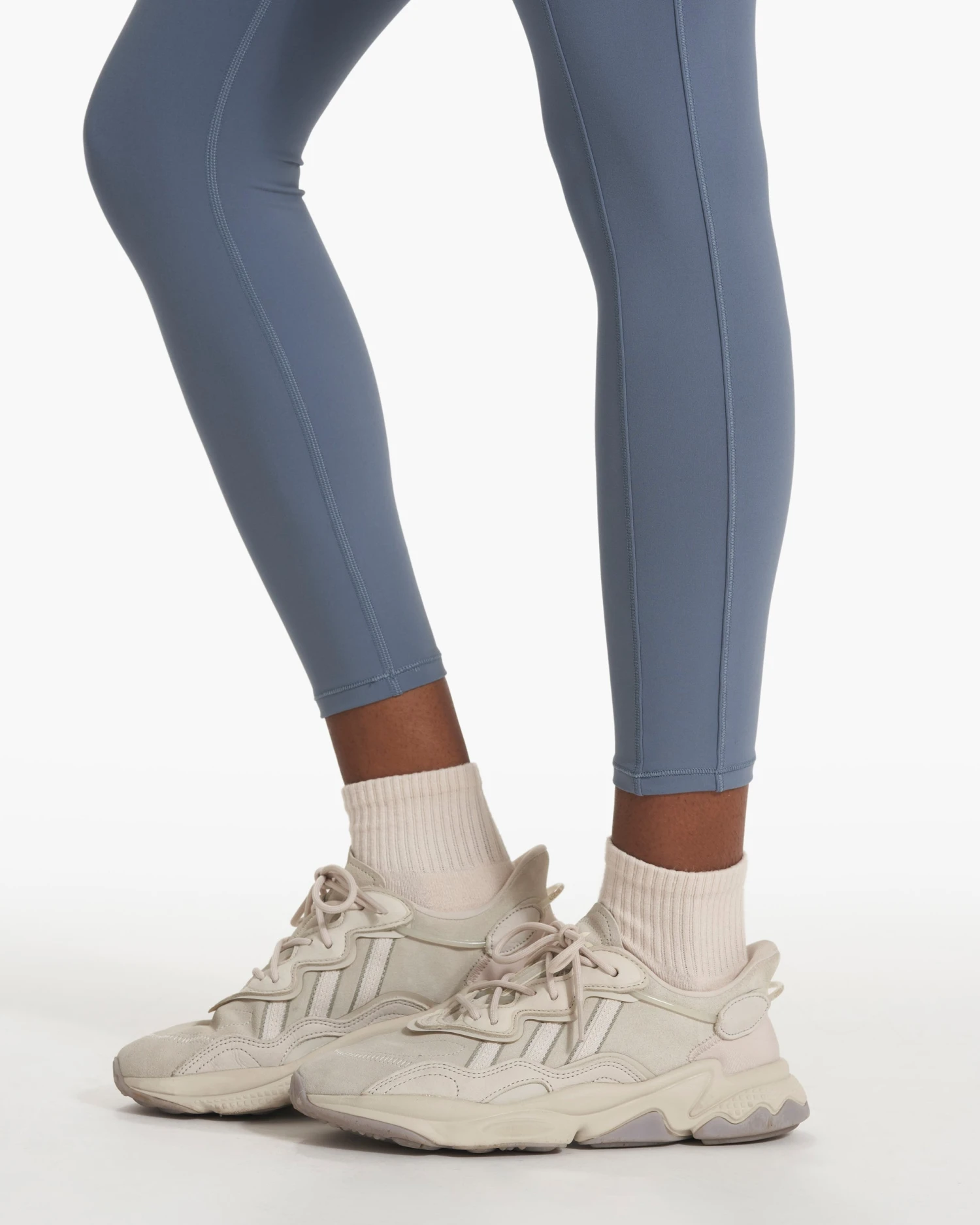 Studio Pocket Legging | Light Azure 9 Studio Pocket Legging | Light Azure - Image 7