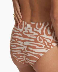 Dune Bikini Bottom | Palo Santo Maze -Funktion One Style VW700PSM SP23 W ECOMM WATERBOTTOMS 1886 FULL 1x1 1e80fd23 df04 4b7b 8def f95206bd5f51